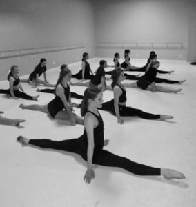 Dancers Stretching | High Pointe